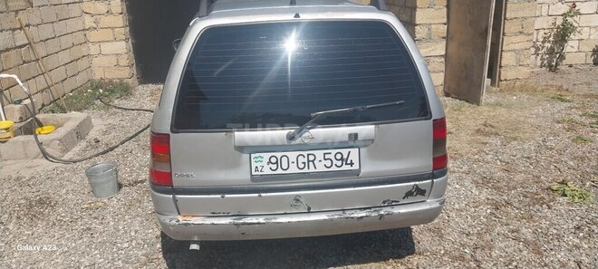 Opel Astra 1997, 200,000 km - 1.6 l - Quba