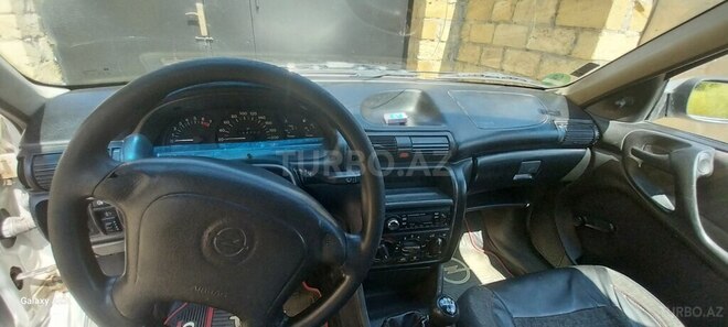 Opel Astra 1997, 200,000 km - 1.6 l - Quba
