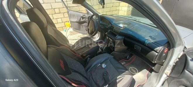 Opel Astra 1997, 200,000 km - 1.6 l - Quba