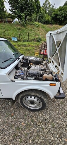LADA (VAZ) Niva 2015, 130,000 km - 1.7 л - Astara