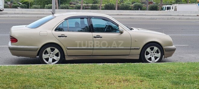Mercedes E 240 1999, 380,000 km - 2.6 l - Bakı