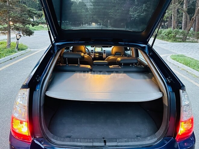 Toyota Prius-12