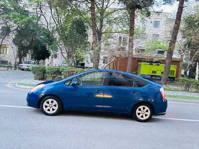 Toyota Prius-4
