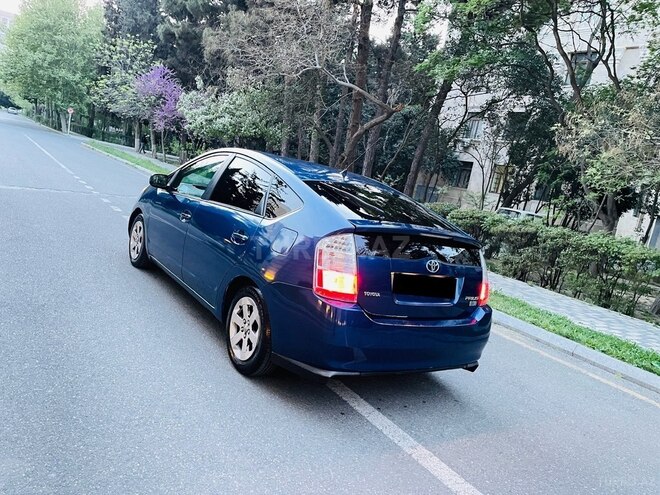 Toyota Prius-5