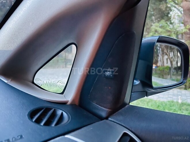 Toyota Prius-13