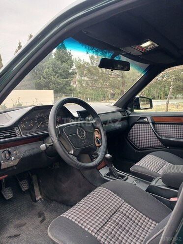 Mercedes E 200 1995, 450,000 km - 2.0 l - Gəncə