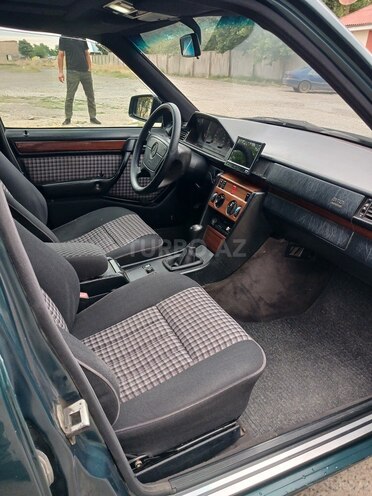 Mercedes E 200 1995, 450,000 km - 2.0 l - Gəncə