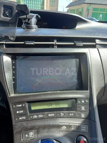 Toyota Prius-4