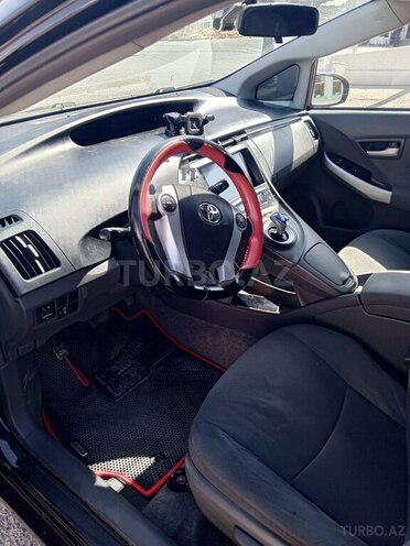 Toyota Prius-8
