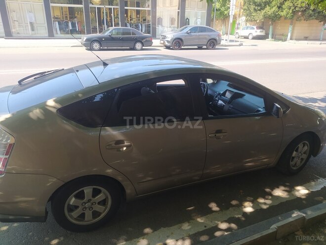 Toyota Prius-6