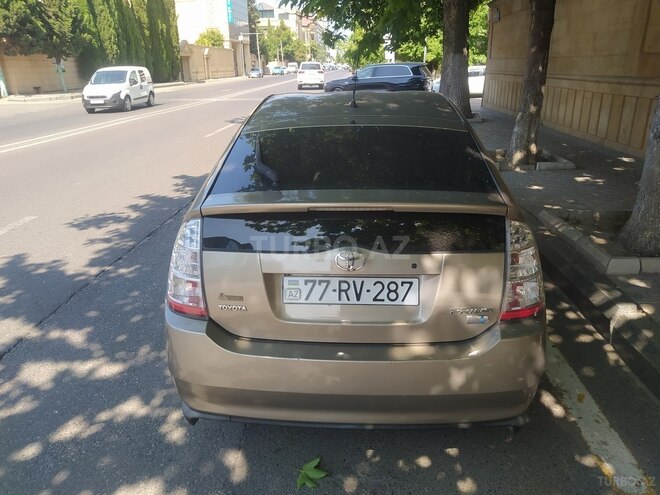 Toyota Prius-5