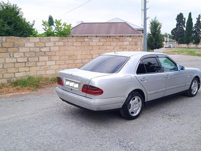 Mercedes E 300 1998, 201,245 km - 3.0 l - Bərdə