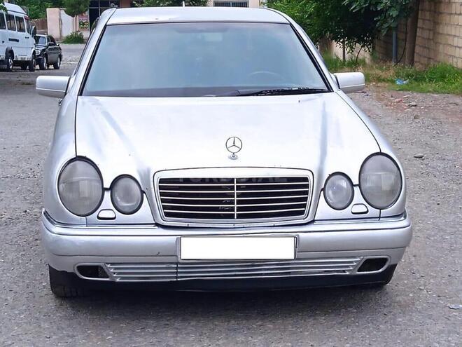 Mercedes E 300 1998, 201,245 km - 3.0 l - Bərdə
