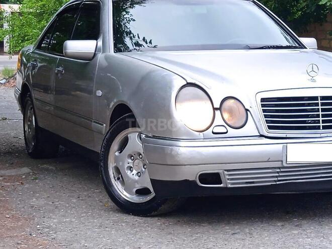 Mercedes E 300 1998, 201,245 km - 3.0 l - Bərdə