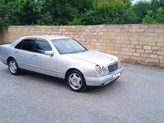 Mercedes E 300 1998, 201,245 km - 3.0 l - Bərdə