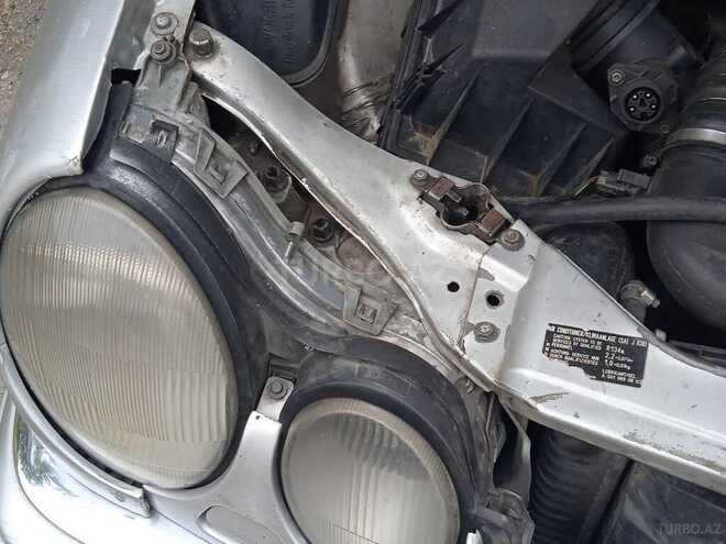 Mercedes E 300 1998, 201,245 km - 3.0 l - Bərdə