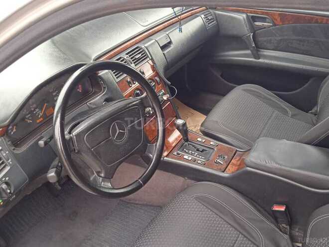 Mercedes E 300 1998, 201,245 km - 3.0 l - Bərdə