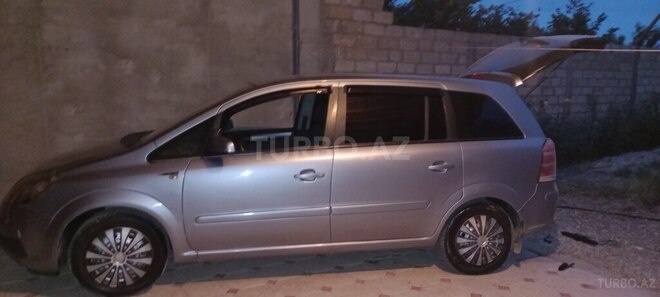 Opel Zafira 2006, 400,000 km - 1.6 л - Xaçmaz