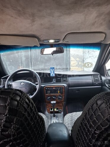 Opel Vectra 1996, 430,000 km - 2.0 l - Ucar
