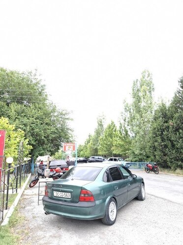 Opel Vectra 1996, 430,000 km - 2.0 l - Ucar