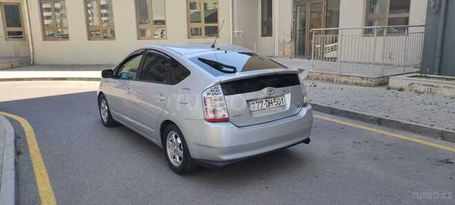 Toyota Prius-11