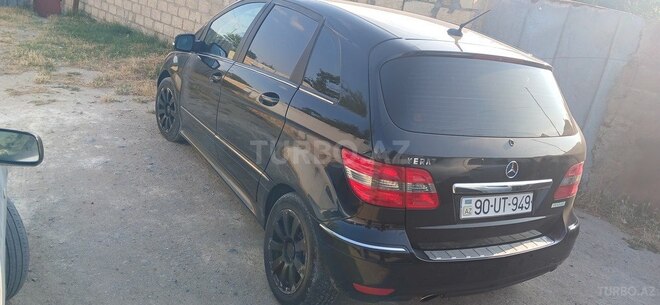 Mercedes B 180 2011, 251,414 km - 1.7 l - Sumqayıt
