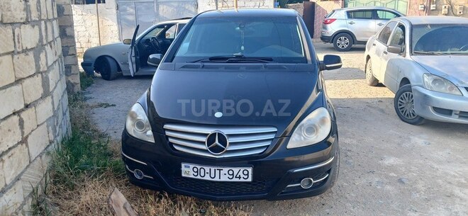 Mercedes B 180 2011, 251,414 km - 1.7 l - Sumqayıt