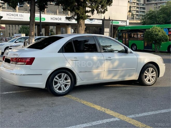 Hyundai Sonata-4