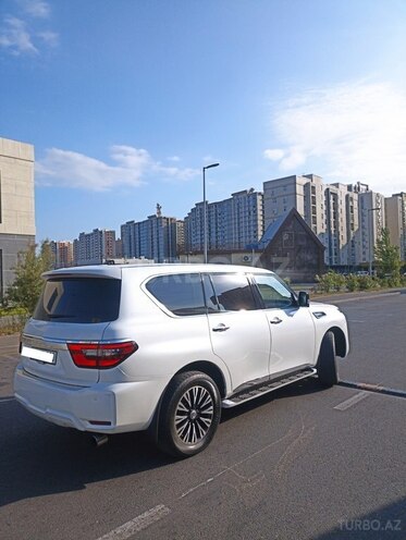 Nissan Patrol 2013, 170,000 km - 5.6 l - Bakı