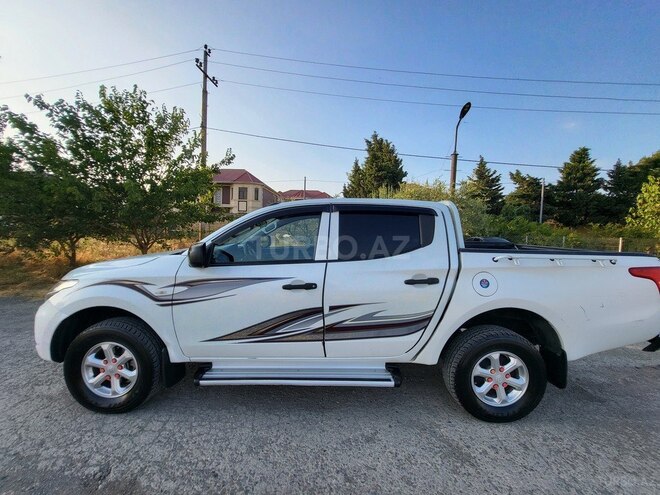 Mitsubishi L200 2016, 326,000 km - 2.4 l - Bakı