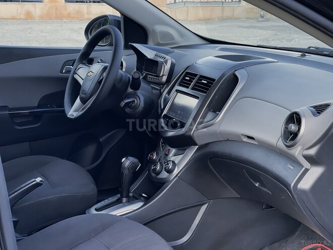 Chevrolet Aveo-8