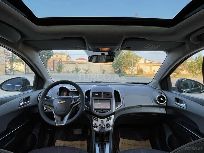 Chevrolet Aveo-10