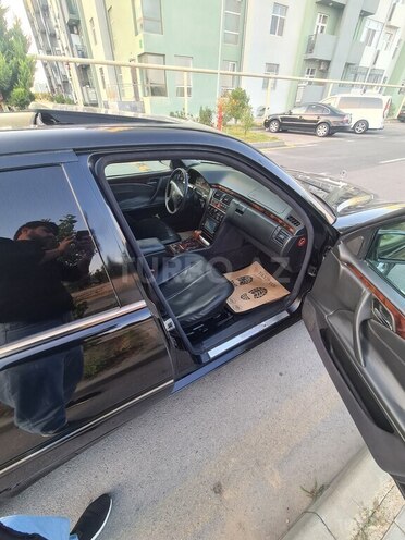 Mercedes E 220 d 2000, 470,240 km - 2.2 l - Bakı