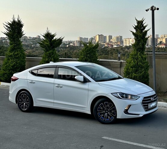 Hyundai Avante 2016, 140,000 km - 1.6 л - Bakı