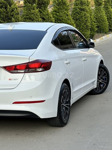 Hyundai Avante 2016, 140,000 km - 1.6 л - Bakı