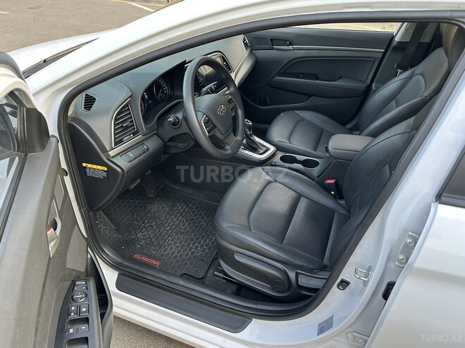 Hyundai Avante 2016, 140,000 km - 1.6 л - Bakı