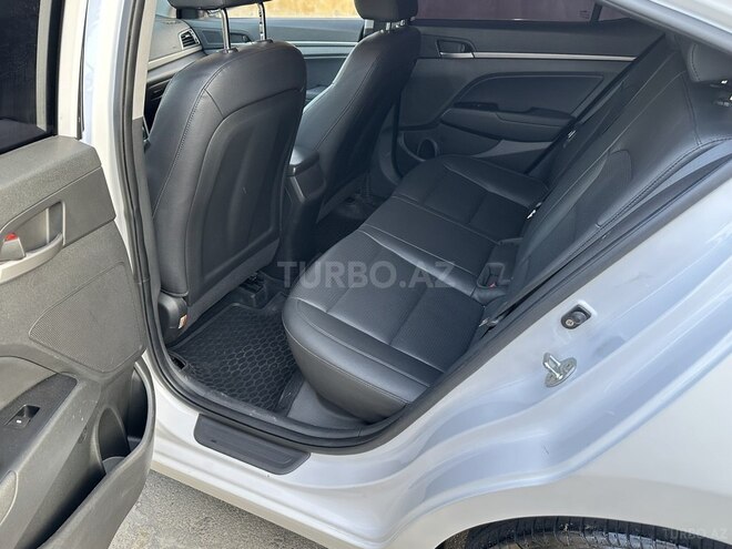 Hyundai Avante 2016, 140,000 km - 1.6 л - Bakı