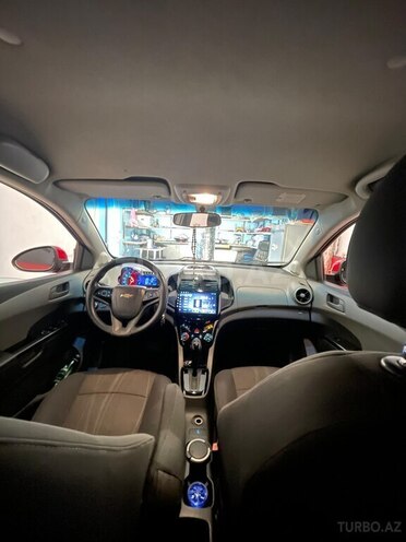 Chevrolet Aveo-8