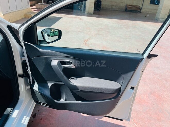 Volkswagen Polo 2019, 76,000 km - 1.6 l - Bakı