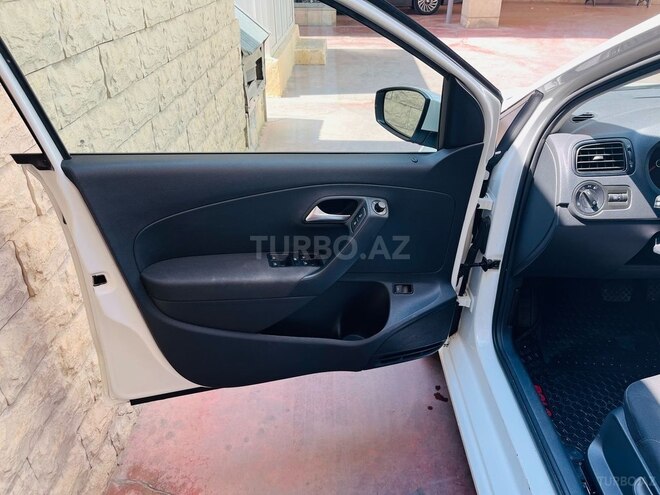 Volkswagen Polo 2019, 76,000 km - 1.6 l - Bakı