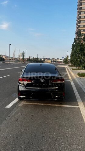 Hyundai Sonata-4