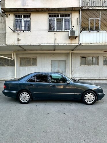 Mercedes E 220 d 2000, 397,000 km - 2.2 l - Bakı