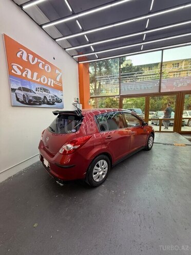 Nissan Tiida-5