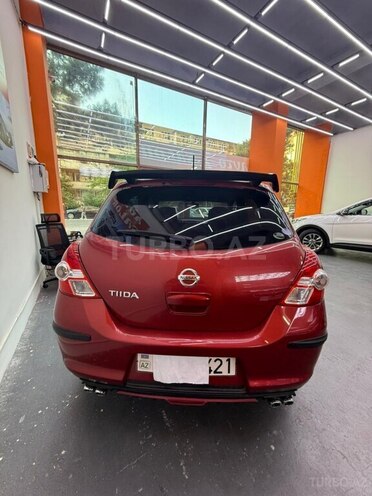 Nissan Tiida-4