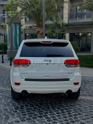 Jeep Grand Cherokee-2
