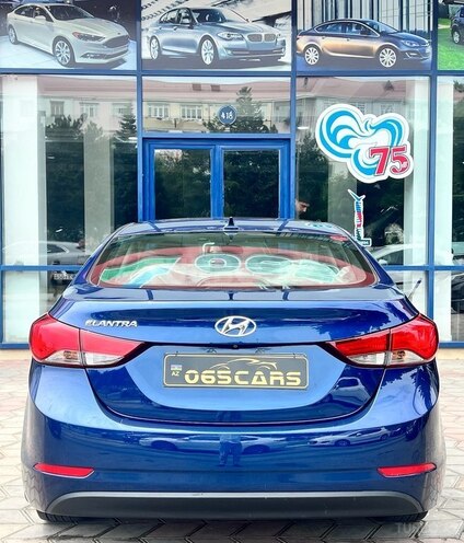 Hyundai Elantra-8