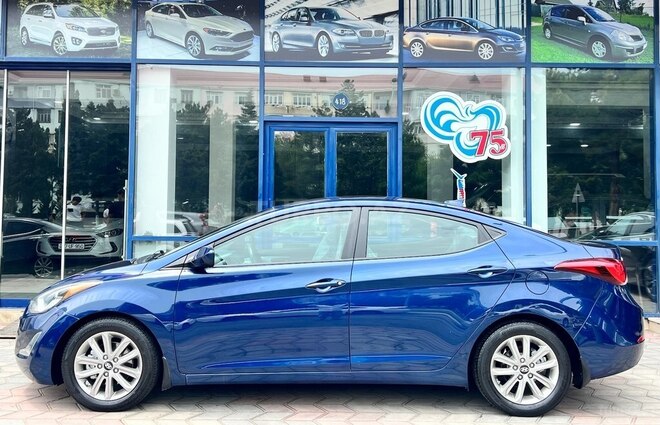 Hyundai Elantra-4