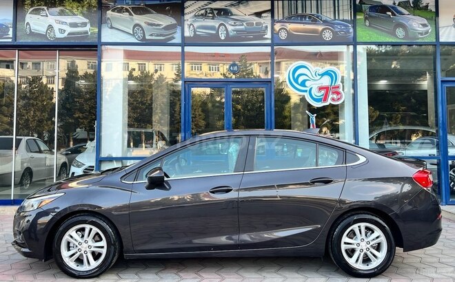 Chevrolet Cruze-12