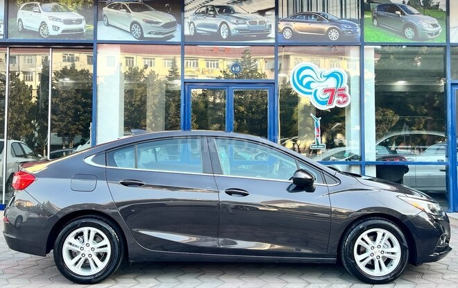 Chevrolet Cruze-11