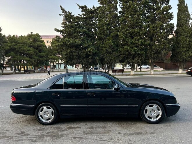 Mercedes E 240 1997, 287,000 km - 2.4 l - Sumqayıt
